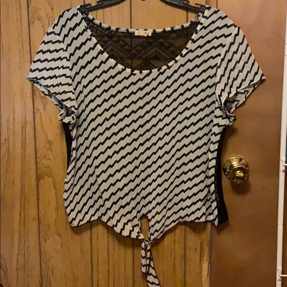 Black/White Crop Top - Picture 1 of 4